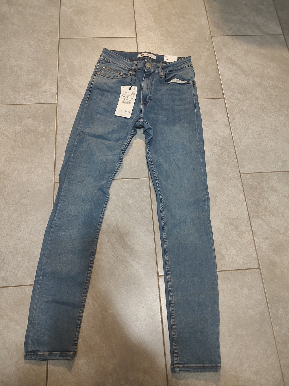 Zara Women's Skinny Jeans in Medium Blue Wash
